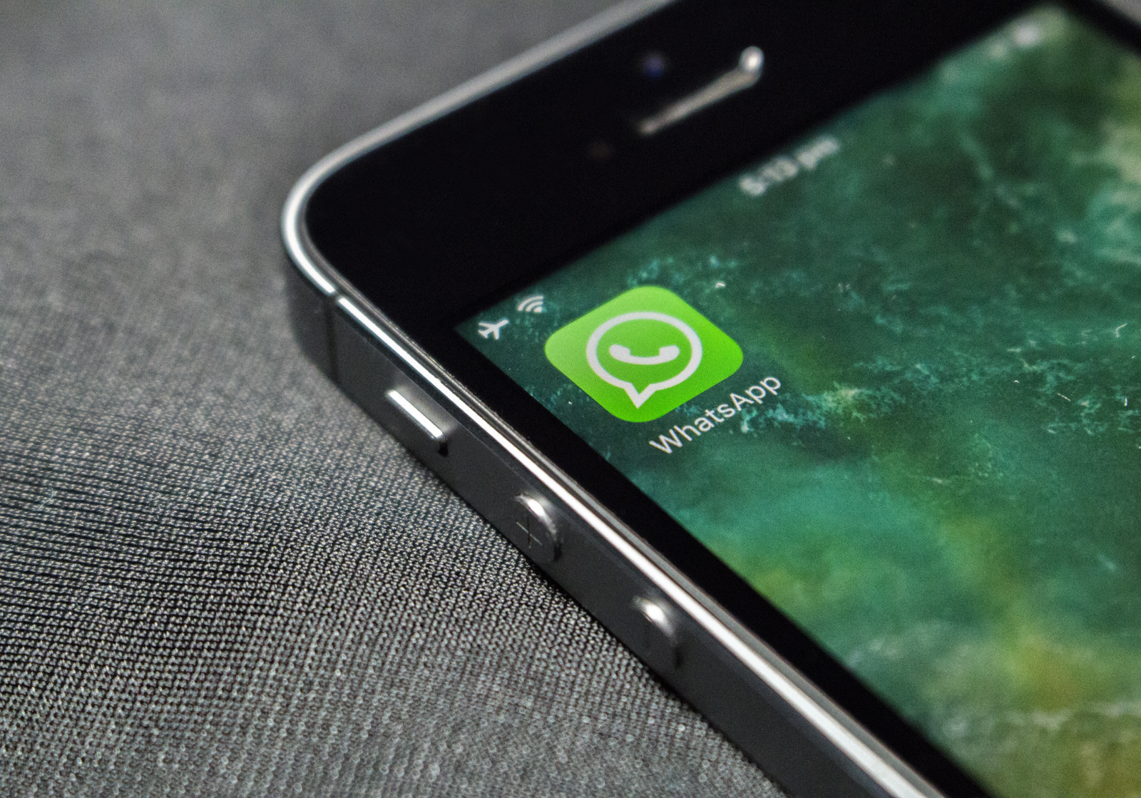 How AI is Revolutionizing WhatsApp Communication